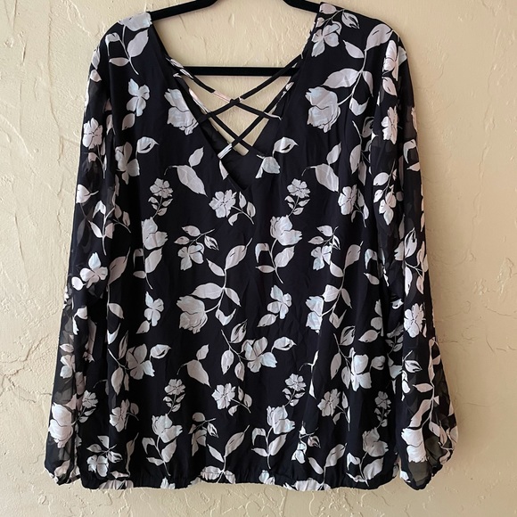 Torrid Floral Double layered Chiffon blouse - Picture 8 of 12